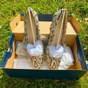 Unworn Cole Haan faux snake skin 2.5” heel pump